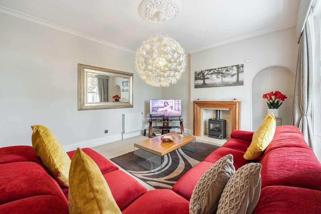 Carmel Apartments Falkirk Room photo