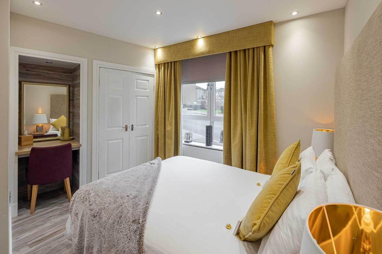 Carmel Apartments Falkirk Room photo