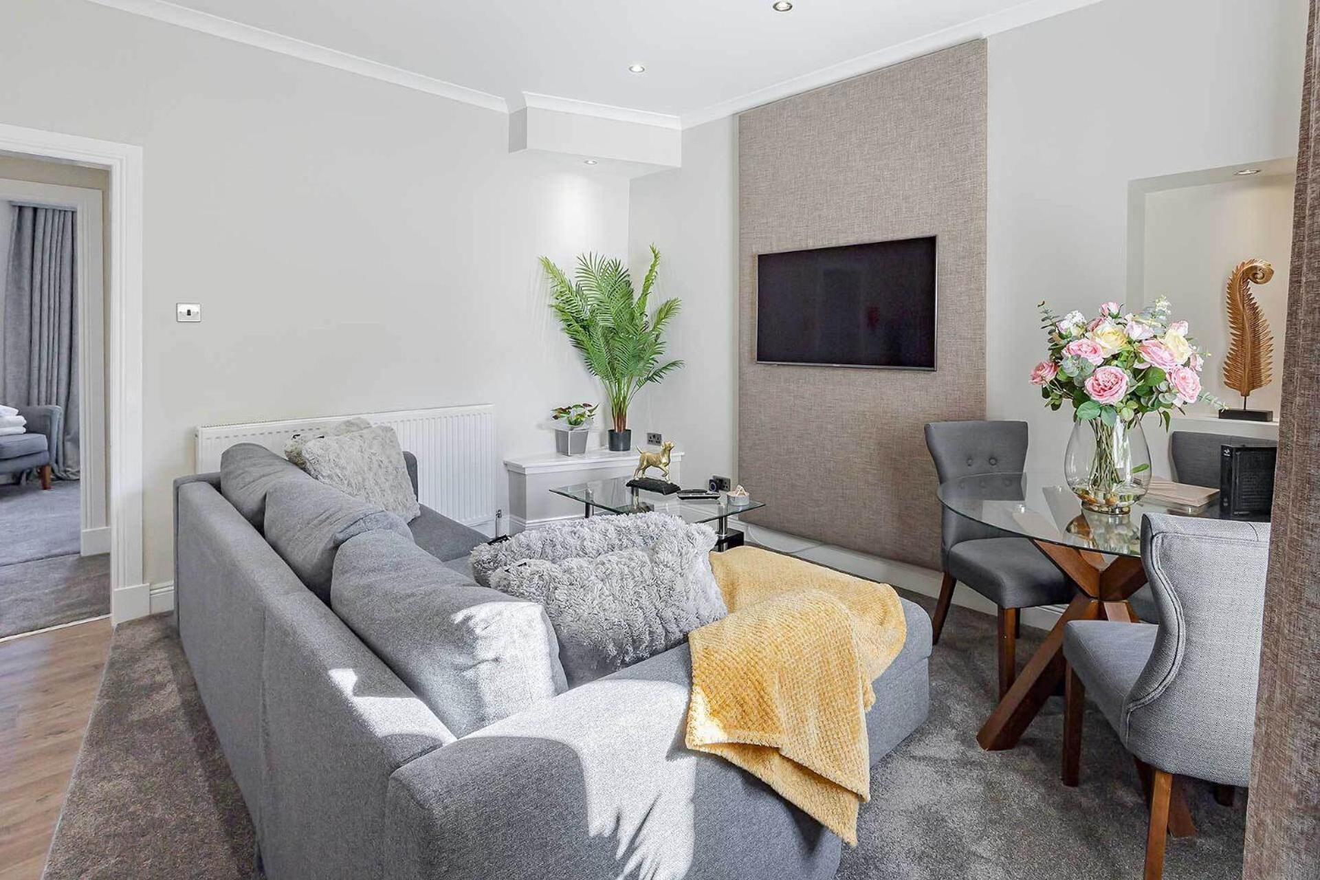 Carmel Apartments Falkirk Room photo