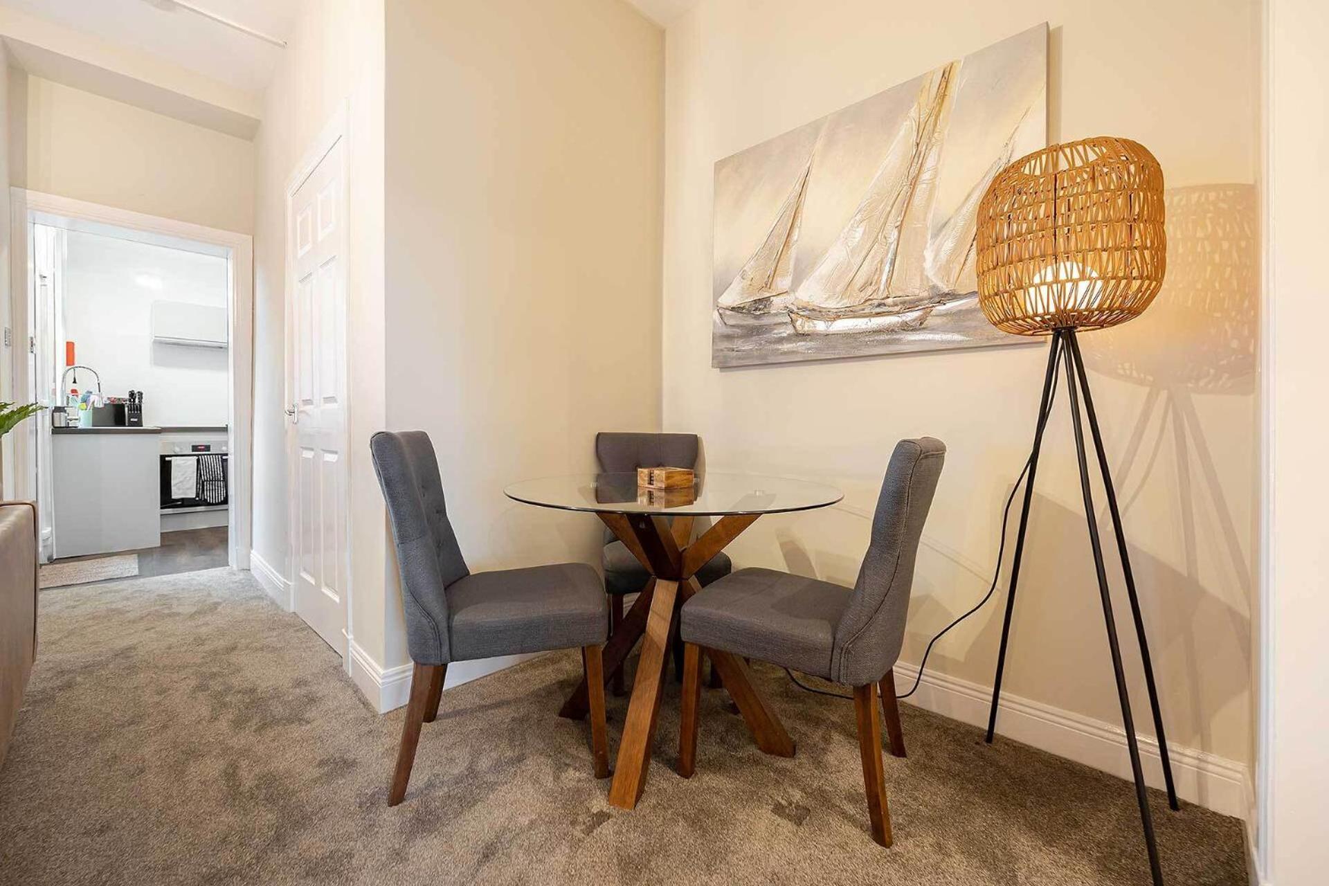 Carmel Apartments Falkirk Room photo